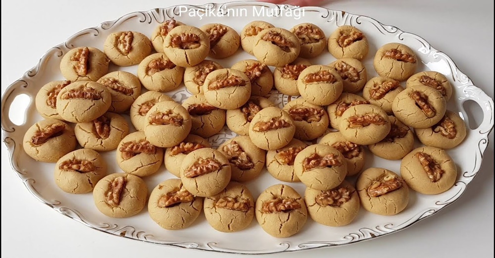 4 Malzemeli Un Helvası Tadında Kapış Kapış Giden Tahinli Kurabiye Tarifi