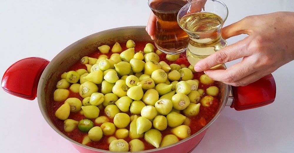 Domates Soslu Acı Biber Turşusunu Yiyenler Her Sene Yapıyor