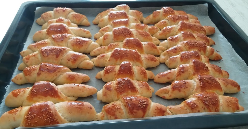 Hiç Düşünmeden En Garanti Katmer Poğaça Tarifi
