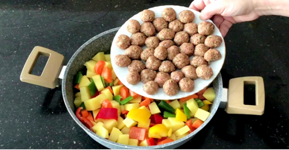 Azıcık Kıyma İle Tüm Aileyi Tıka Basa Doyuran Enfes Tarif