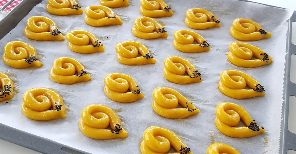 Tepsi Tepsi Giden Tuzlu Kurabiye Tarifi