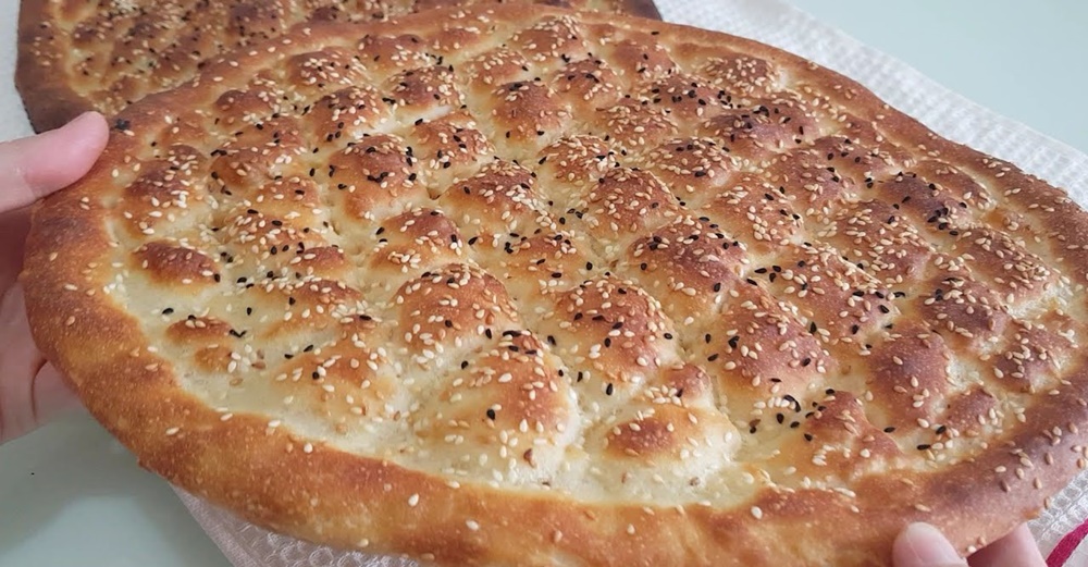 Özel Sosu İle Sadece Ramazanda Değil Her Zaman Yapmak İsteyeceğiniz Pide Tarifi