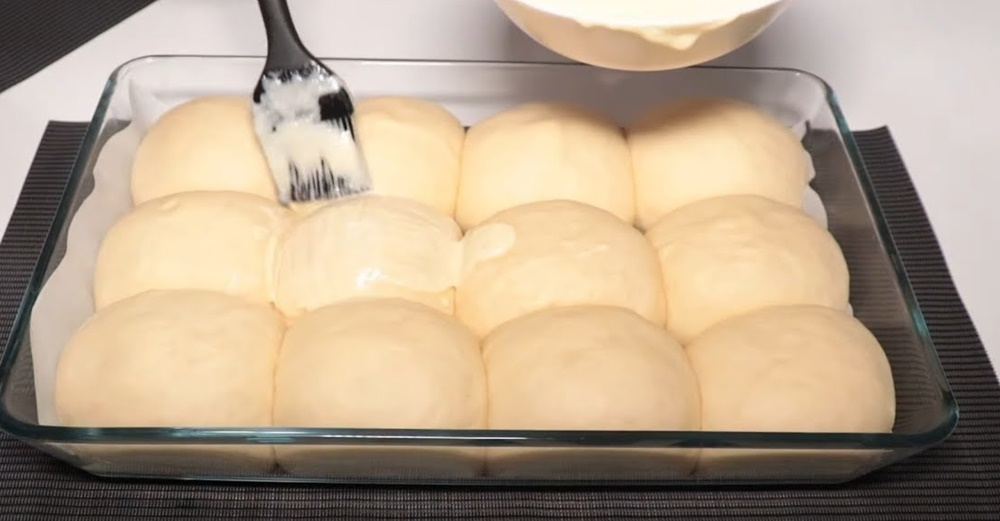 Damak Çatlatan Lezzetiyle Kabarmalara Doyamayan Puf Puf Ekmek Poğaça Tarifi