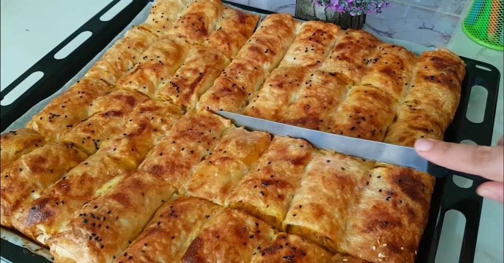 Yoğurt Soslu Patates Böreği Tarifi