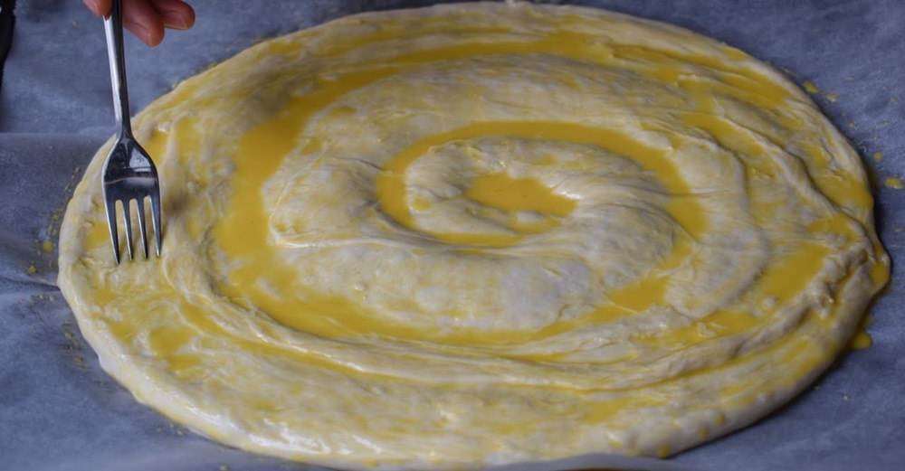 Damak Çatlatan Lezzetiyle Enfes Çörek Tarifi