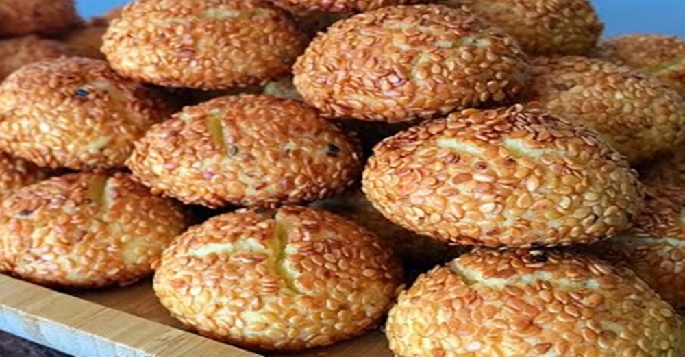 Kıyır Kıyır Bayatlamayan Susamlı Kurabiye Tarifi