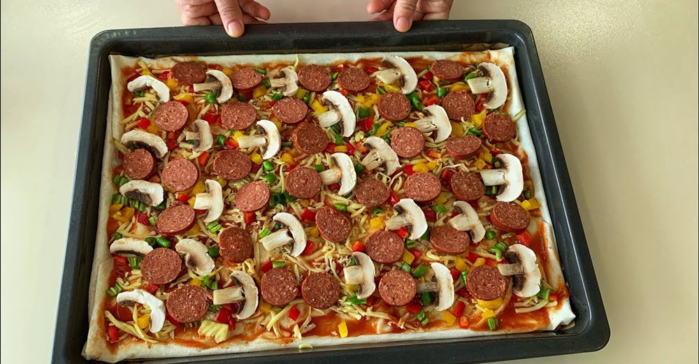 Pizza Lezzetinde Börek Tarifi