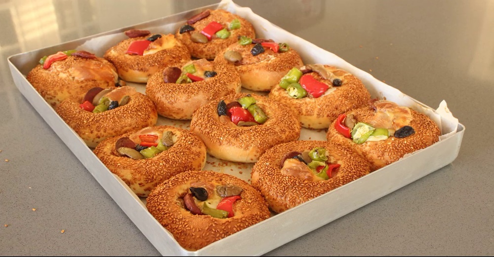 Simit Lezzetinde Pizza Poğaça Tarifi