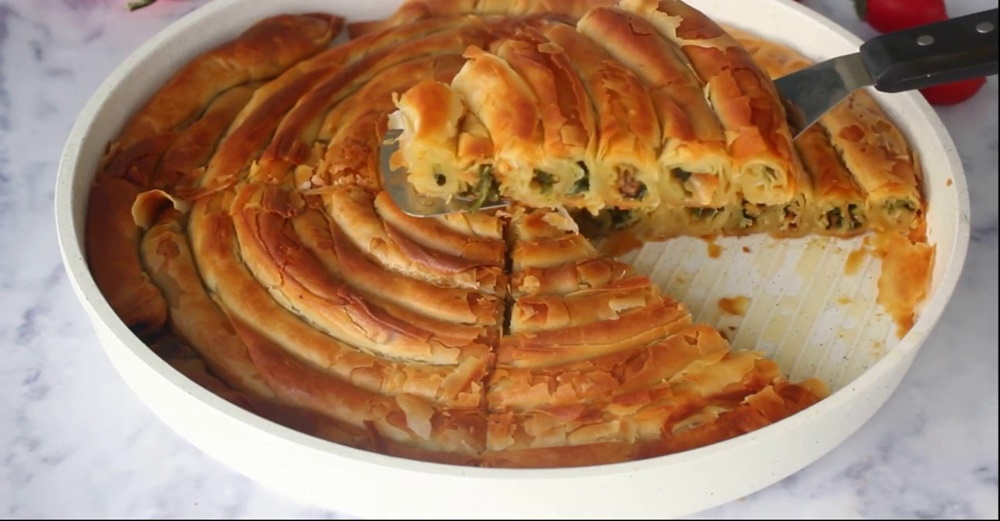 Oklavasız Çıtır Çıtır El Açması Börek Tarifi