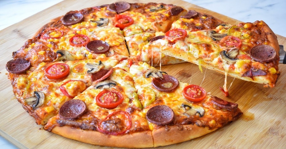 Tam Ölçülü İncecik Hamurlu Pizza Tarifi