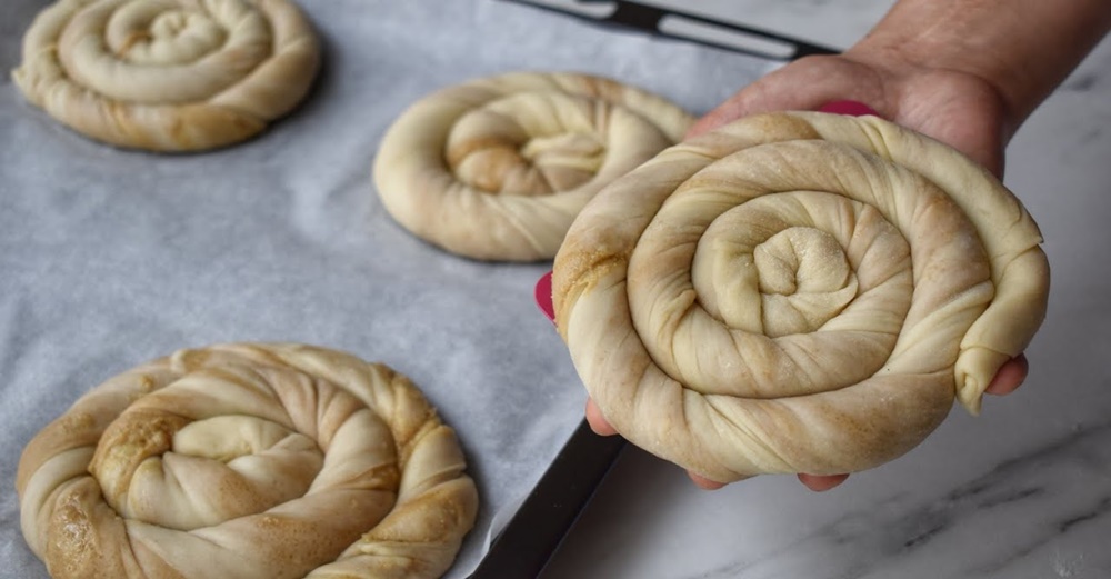 Tel Tel Ayrılan Tahinli Çörek Tarifi